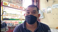 Pemiliknya adalah Haji Bagindo Sudirman yang sudah berjualan sate Padang di Pasar Benhil sejak 1979. Kini usahanya dilanjutkan sang anak, Agus Dirman.