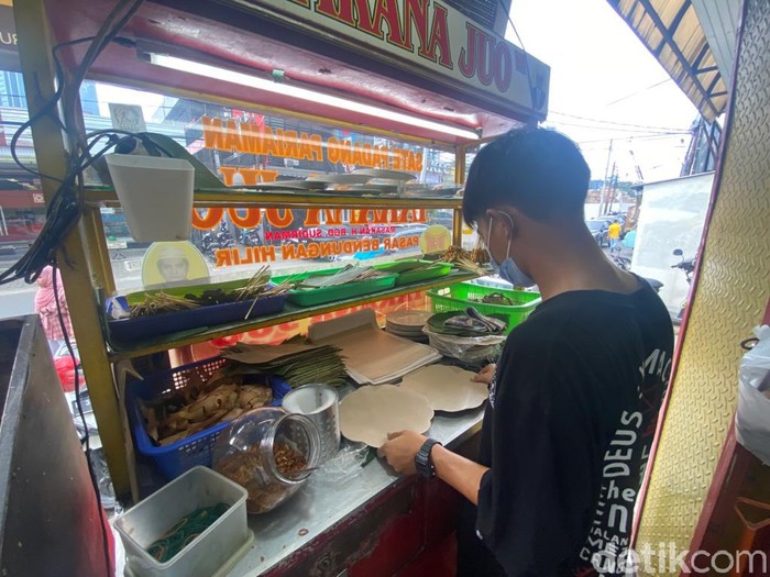Takana Juo, Sate Padang Pariaman yang Eksis Lezatnya Sejak 1979 Takana Juo, Sate Padang Pariaman yang Eksis Lezatnya Sejak 1979