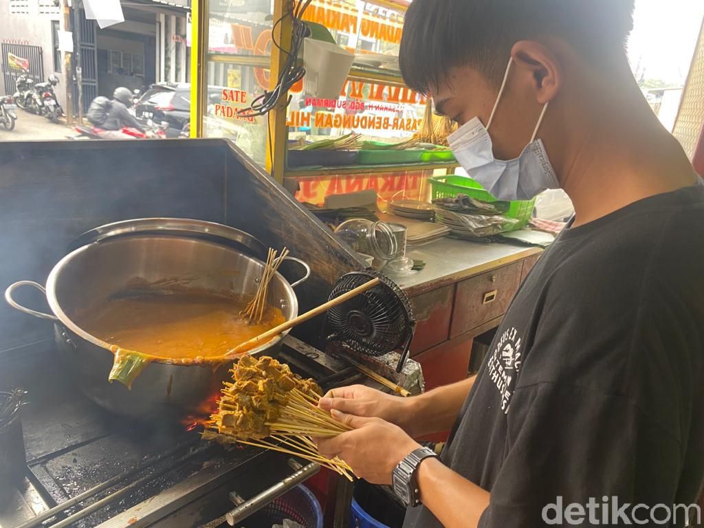 Takana Juo, Sate Padang Pariaman yang Eksis Lezatnya Sejak 1979