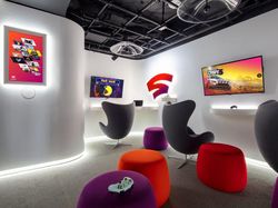 Melihat Isi Toko Pertama Google yang Mirip Apple Store