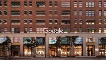Toko seluas 5.000 kaki persegi ini berlokasi di lantai dasar kantor Google di area Chelsea, Manhattan. Di daerah ini, Apple, Microsoft, Samsung, dan bahkan Amazon juga memiliki toko fisik. Foto: Google dan Paul Warchol