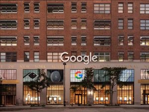 Melihat Isi Toko Pertama Google yang Mirip Apple Store