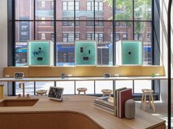 Melihat Isi Toko Pertama Google yang Mirip Apple Store