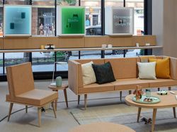 Melihat Isi Toko Pertama Google yang Mirip Apple Store