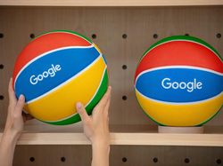 Melihat Isi Toko Pertama Google yang Mirip Apple Store
