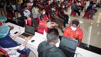 Koordinator medis Komite Olahraga Nasional Indonesia (KONI) Papua Billy Haumasse mengatakan tahap pertama vaksinasi dilakukan untuk para atlet Papua, panitia PON XX Papua dan ofisial.