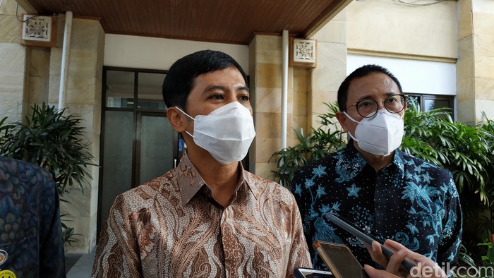 Wakil Menteri Kesehatan (Wamenkes) Dante Saksono Harbuwono di Rumah Sakit Umum Pusat (RSUP) Sanglah Denpasar