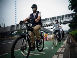 Anies Gowes di Minggu Pagi, Lintasi Jalur Sepeda Sudirman