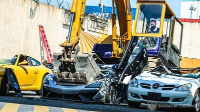 Mobil-Mobil Mewah Selundupan Dimusnahkan Bea Cukai Filipina