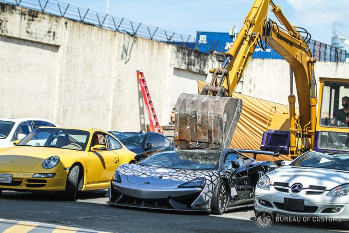 Bentley Hingga McLaren, Ini Mobil Selundupan yang Dimusnahkan Bea Cukai Filipina Bentley Hingga McLaren, Ini Mobil Selundupan yang Dimusnahkan Bea Cukai Filipina