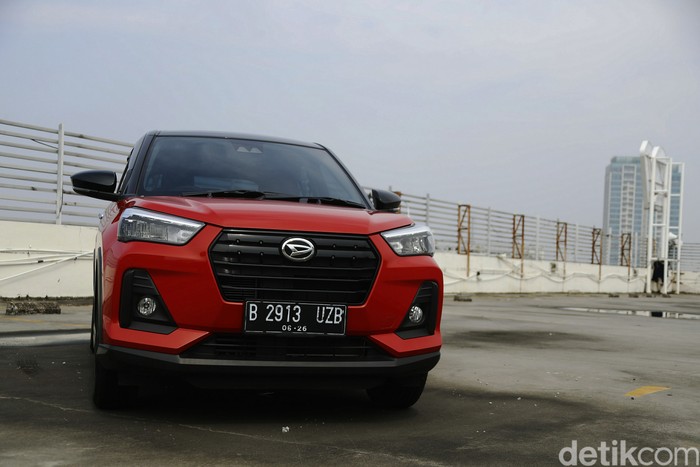Penampakan Daihatsu Rocky saat Ototest di kawasan Jakarta, Jumat (18/6/2021).