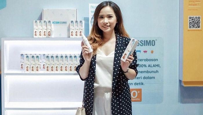 Ini Sanitizer yang Aman untuk Bayi Ditengah pandemi, sanitizer menjadi satu yang wajib dibawa kemana saja setiap saat. Hal itu juga sebagai pencegahan kontaminasi bakteri-virus terhadap tubuh. Permintaan Sanitizer memang meningkat sejak awal pandemi, untuk itulah kita wajib tahu Sanitizer yang berbahan dasar alami tanpa alkohol, pewangi, bahan kimia, dan pengawet yang pasti aman untuk pemakaian jangka panjang terlebih untuk balita dan anak-anak.