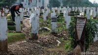 Lonjakan terjadi hingga dua kali lipat bersamaan dengan kasus COVID-19 di Jakarta yang semakin meningkat.
