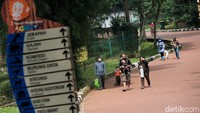 Taman Margasatwa Ragunan kerap jadi destinasi wisata andalan warga Ibu Kota saat libur panjang maupun libur akhir pekan. 