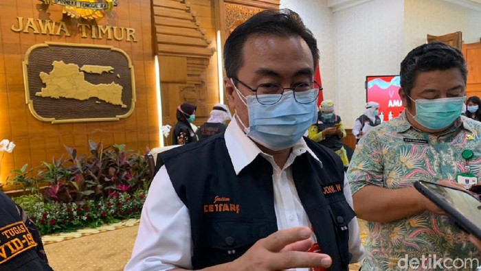 Ketua Satgas Kuratif COVID-19 Jatim Dr Joni Wahyuhadi