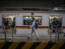 Longsor Bikin Tiang LAA Miring, KRL Green Line Gangguan Pagi Tadi