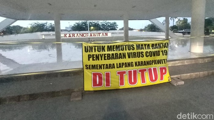 Lapangan Karangpawitan, Karawang ditutup.