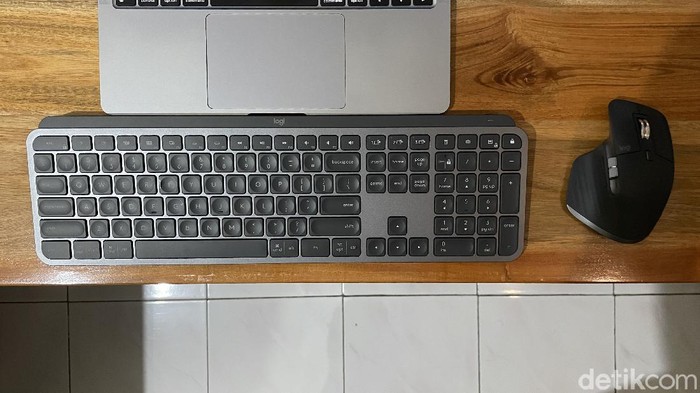 Logitech MX Keys