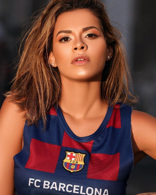 Pria yang tidak disebut identitasnya itu mengirimkan pesan lewat Instagram untuk mengajaknya menikah tapi hanya sementara sampai batas waktu yang ditentukan. Dia dijanjikan mendapat 100 batang emas jika bersedia menikah. Namun Luana menolak tawarannya tersebut. Foto: Instagram/@luanasandien