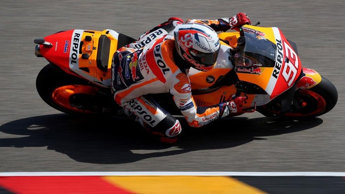 Honda Spanish rider Marc Marquez steers his motorbike during the third free practice session ahead of the German motorcycle Grand Prix at the Sachsenring racing circuit in Hohenstein-Ernstthal near Chemnitz, eastern Germany, on June 19, 2021. (Photo by Ronny Hartmann / AFP)