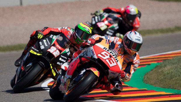HOHENSTEIN-ERNSTTHAL, GERMANY - JUNE 18:  Marc Marquez of Spain and Repsol Honda Team leads the field during the  MotoGP of Germany - Free Practice at Sachsenring Circuit on June 18, 2021 in Hohenstein-Ernstthal, Germany. (Photo by Mirco Lazzari gp/Getty Images)