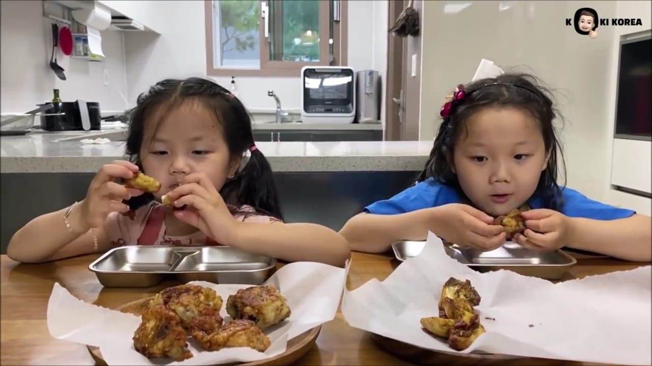 Ayam Goreng Indonesia vs Korea, Mana yang Lebih Enak?