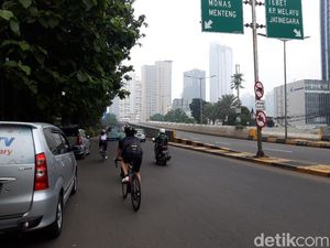 Masih Ada Pesepeda Datangi JLNT Kp Melayu Meski Jalur Road Bike Ditiadakan