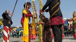 Foto Tradisi Manten Tebu di Blitar