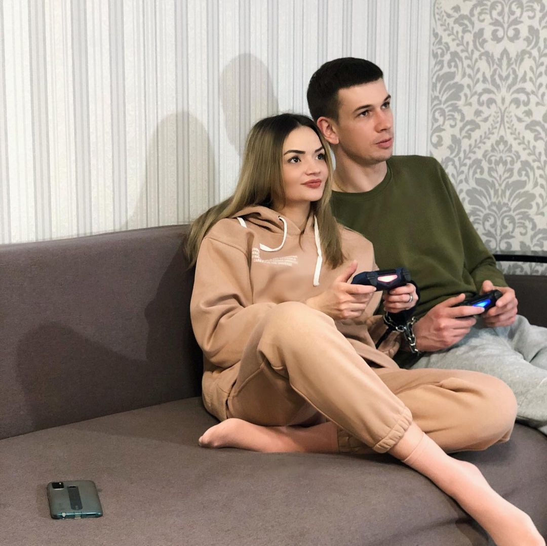 Viktoria Pustovitova dan Alexandr Kudlay