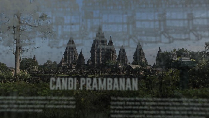 Taman Wisata Candi Prambanan menutup kunjung wisata pada akhir pekan ini. Penutupan dilakukan guna menekan laju kasus COVID-19 di Yogyakarta.