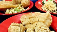 Pempek Garuda di Jalan Garuda, Kemayoran Jakpus ini wajib disambangi para pencinta pempek. Selain bisa makan di tempat, pempek ini juga bisa dipesan secara online. Untuk harganya mulai dari Rp 7.500 hingga Rp 20 ribuan. Foto: instagram @sg.journey