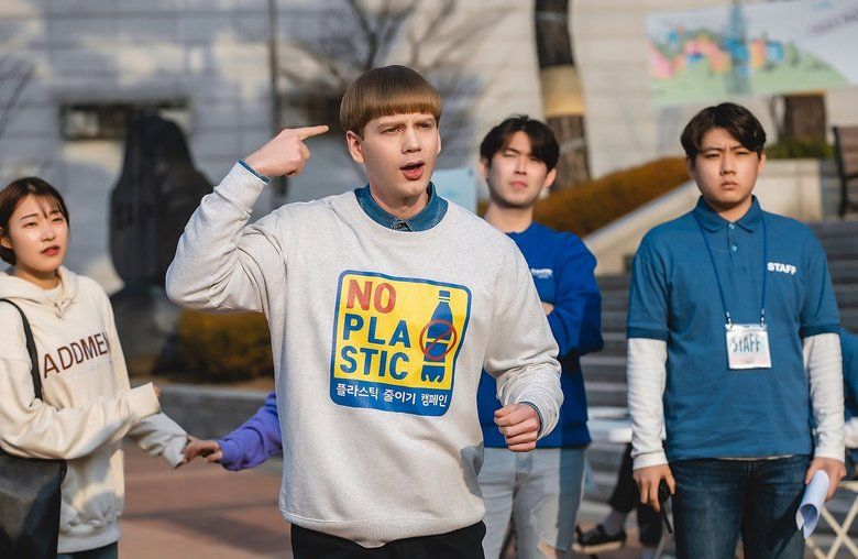 8 Pemain Sitkom So Not Worth It Netflix