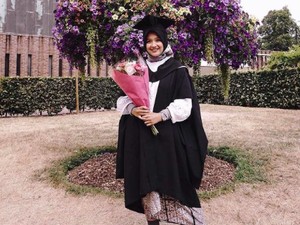 Kisah Putri, Alumni Penerima Beasiswa LPDP yang Mengenalkan Batik ke Dunia