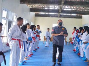 Andre Rosiade Yakin Karateka Sumbar Raih Emas PON Papua