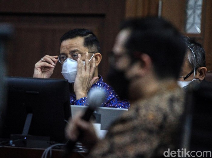 Jaksa KPK hari ini kembali memanggil anggota DPR RI F-PDIP Ihsan Yunus dan pengacara Hotma Sitompul sebagai saksi kasus bansos Juliari.