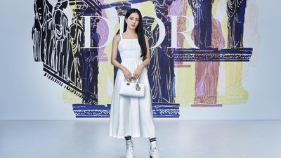 Cantiknya Jisoo dan Anya Taylor-Joy di Fashion Show Dior Cruise 2022