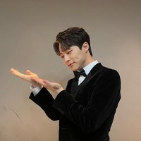 Aktor berumur 23 tahun ini memulai debutnya di televisi lewat drama Korea Men Are Men. Ia mendapat nominasi Best New Actor dari MBC Drama Awards berkat aktingnya di The Spies Who Loved Me. Foto: dok. Instagram inhyuk_bb