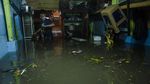 Banjir Rendam Kawasan Kacapiring Bandung