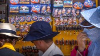 Tibet kebanjiran turis dari China. Penyebabnya, China yang sudah bebas Corona tetap membatasi perjalanan warganya ke luar negeri.  