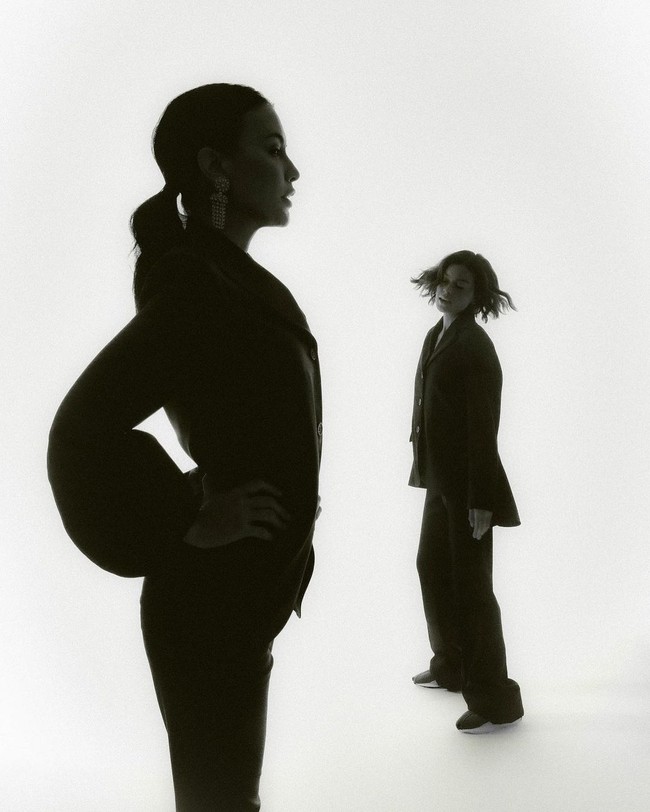 Dalam unggahan lainnya, Sophia menulis unstoppable yang seolah mendeskripsikan minat dan semangat keduanya dalam berkarier. Foto: Instagram @evacelia