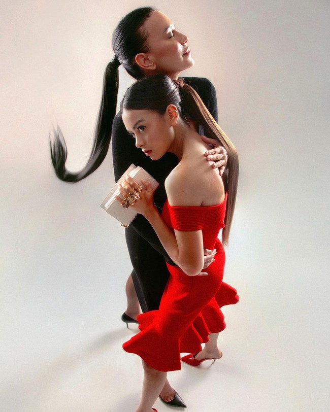 Sendangkan Eva mendeskripsikan hubungan mereka sebagai sesuatu yang intimate, fun, and real. Foto: Instagram @evacelia