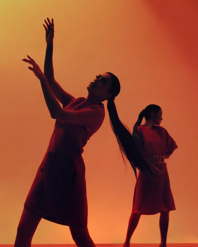 Its not just about the closeness we share as family, but also the freedom we have as individuals with utmost mutual respect as human beings. Intimate and absolutely real, tulisnya.Foto: Instagram @evacelia