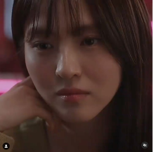 Kupu-kupu punya makna bagi Yoo Na-bi yang diperankan Han So Hee. Karena arti namanya Na-bi dalam bahasa Korea adalah kupu-kupu. Foto: Dok. JTBCDrama