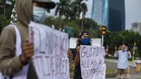 Walaupun SK Kemendagri diatas menegaskan bahwa PT Bumi Sari tidak memiliki HGU di Desa Pakel, namun dalam praktiknya, PT Bumi Sari tetap menguasai dan melakukan kegiatan penanaman untuk perkebunan yang mereka kelola hingga Desa Pakel. Fakta penting lainnya adalah bahwa kawasan akta 1929 yang semula hanya diklaim milik PT Bumi Sari, juga dikuasai oleh Perhutani.