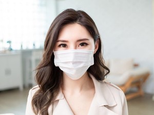 Studi Terbaru: Pakai Masker Bikin Wajah Terlihat Lebih Menarik