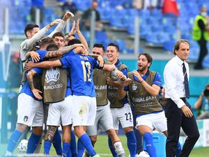 Italia Besutan Mancini Mirip Napoli-nya Sarri