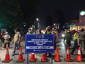 Suasana Pembatasan Mobilitas Warga di Kemang