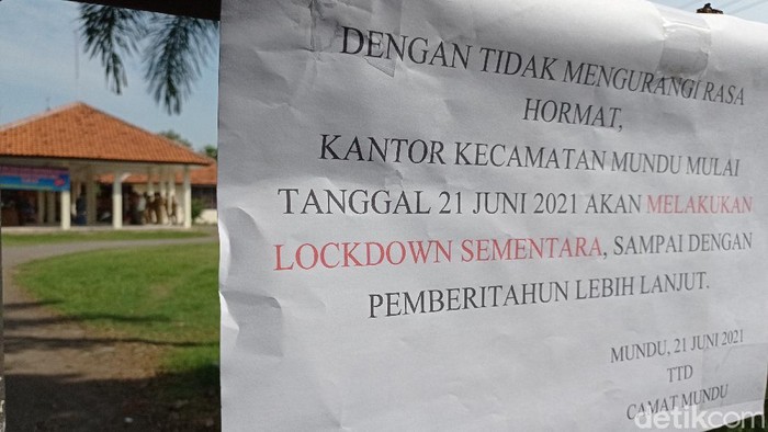 Kantor kecamatan di Cirebon dilockdown