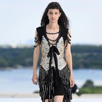 Fashion show koleksi terbaru Louis Vuitton Cruise 2022 yang mengangkat perjalanan ke luar angkasa. Foto: Getty Images/Pascal Le Segretain.