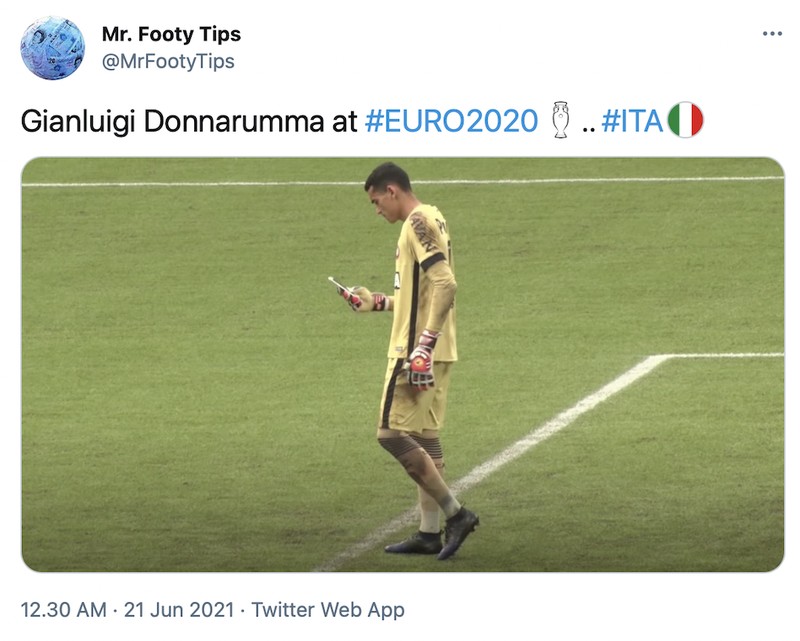 Italia tampil sempurna di fase grup Euro 2020 dengan menang beruntun dan tanpa kebobolan.